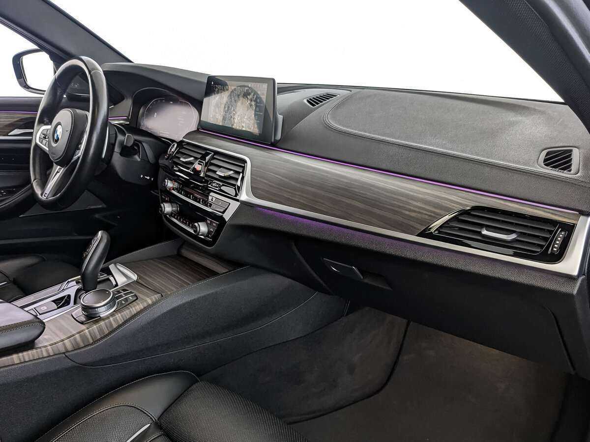 BMW 5 серии 530d xDrive, 2019 Фото №9