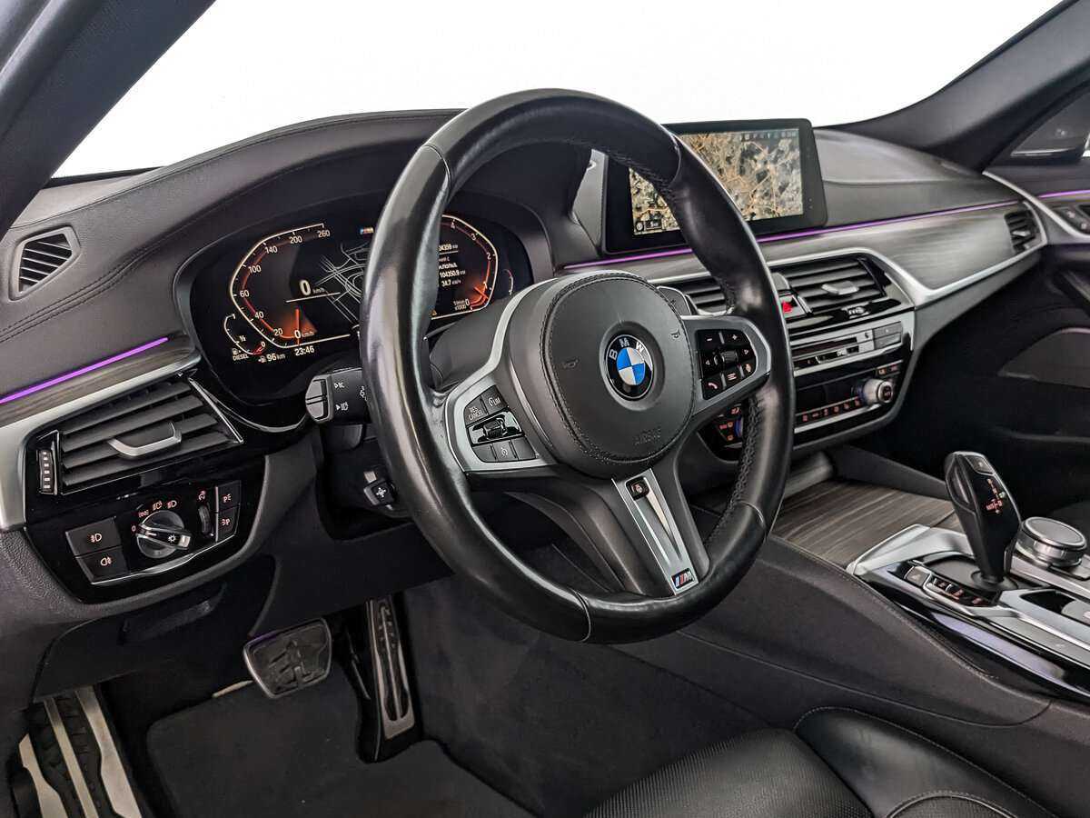 BMW 5 серии 530d xDrive, 2019 Фото №11