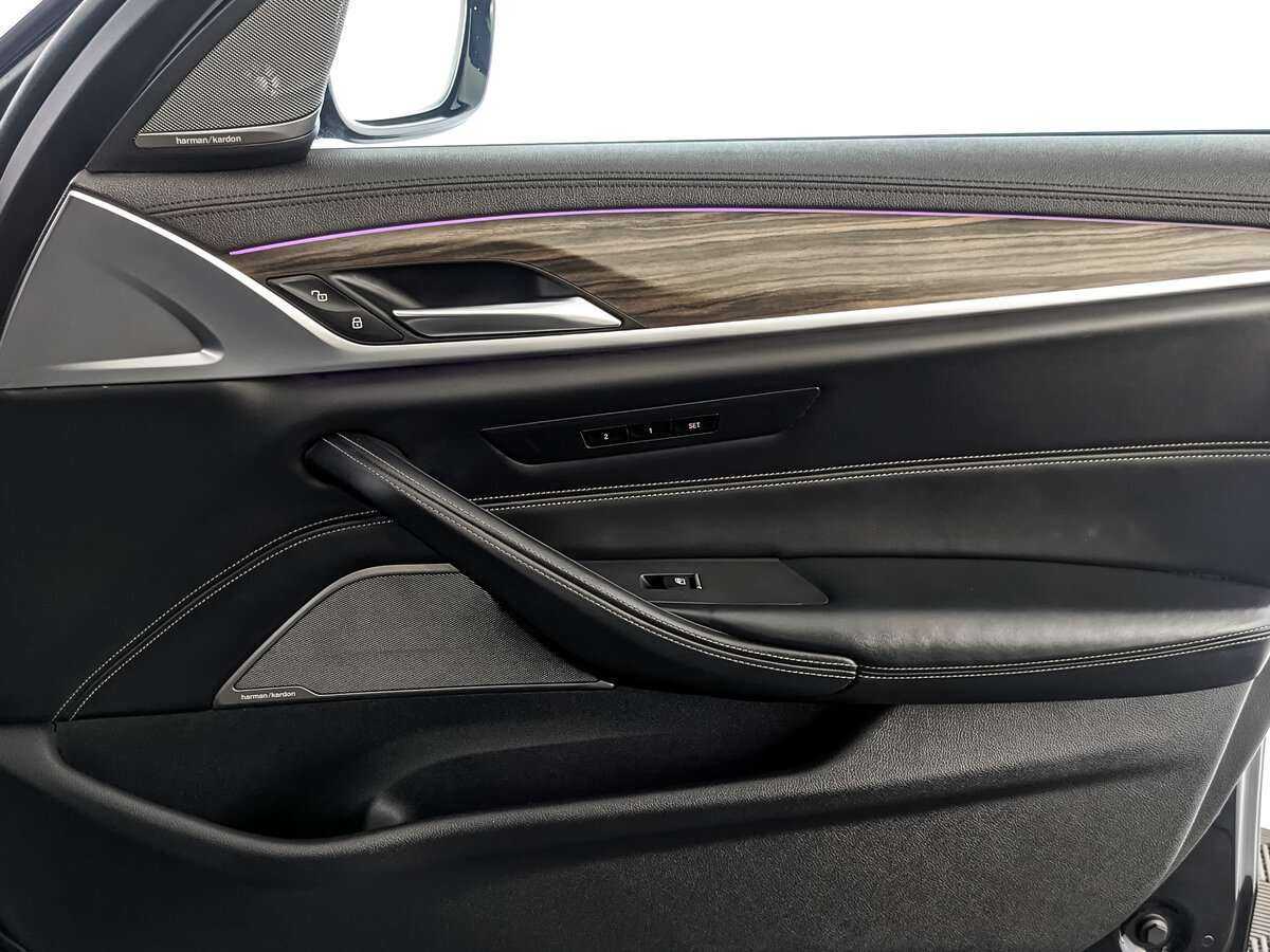 BMW 5 серии 530d xDrive, 2019 Фото №19