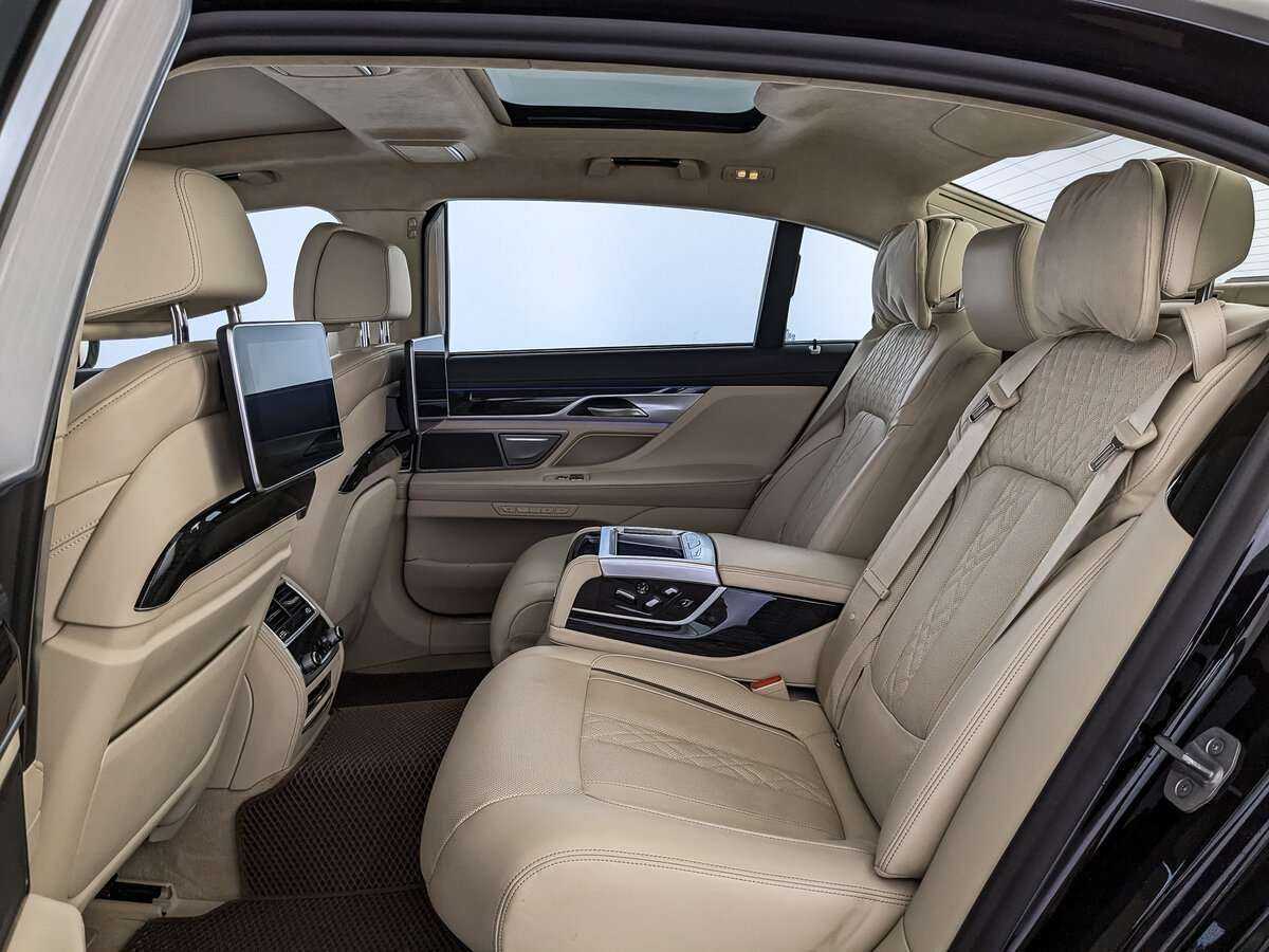 BMW 7 серии Long 740Li xDrive, 2021 Фото №12