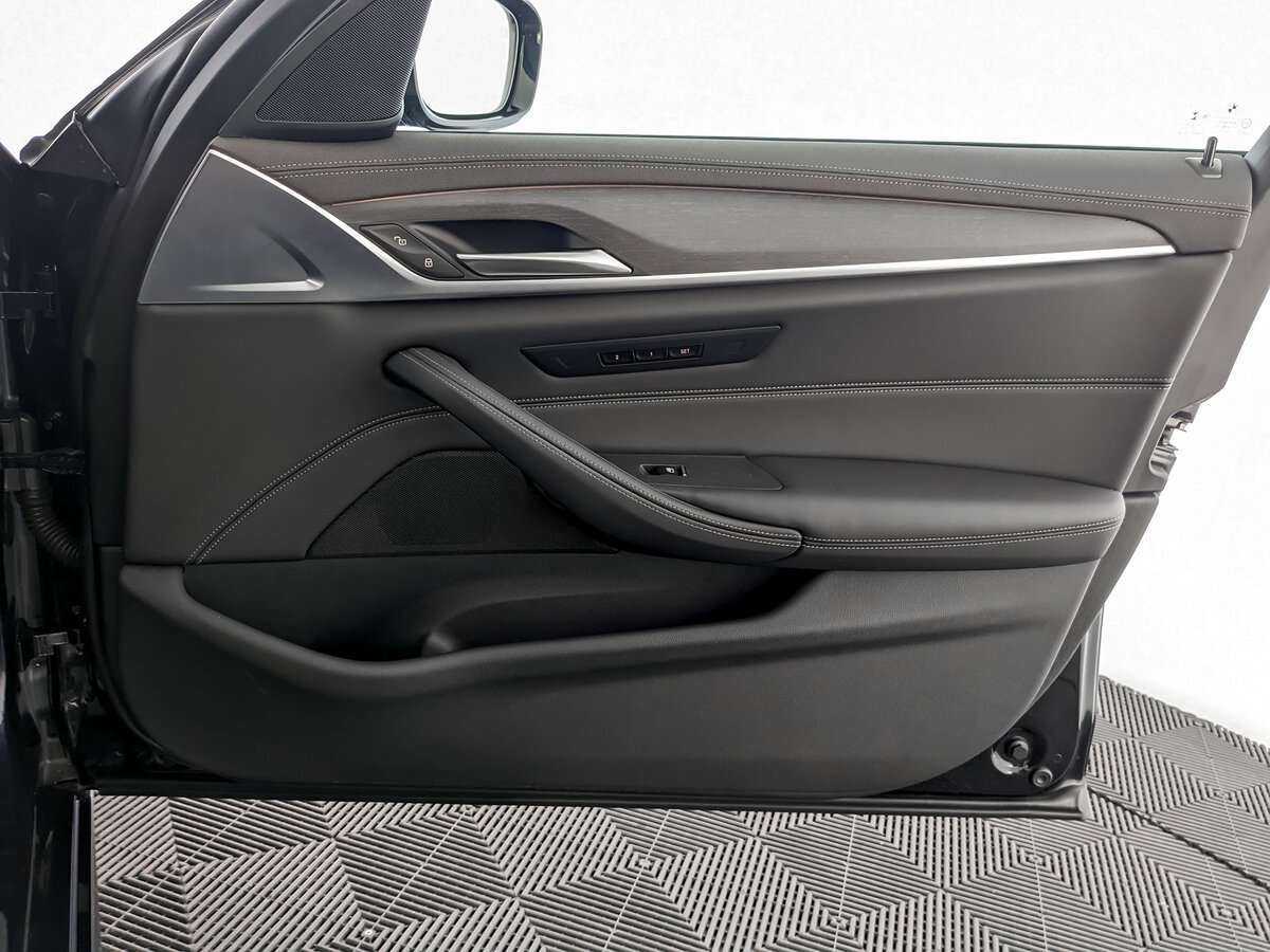 BMW 5 серии 530d xDrive, 2021 Фото №18