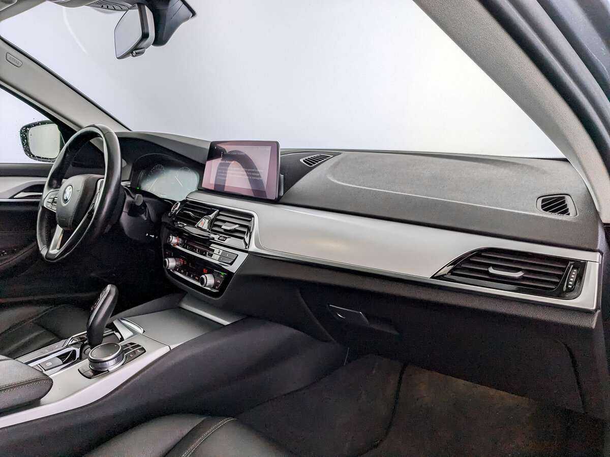 BMW 5 серии 530d xDrive, 2019 Фото №9