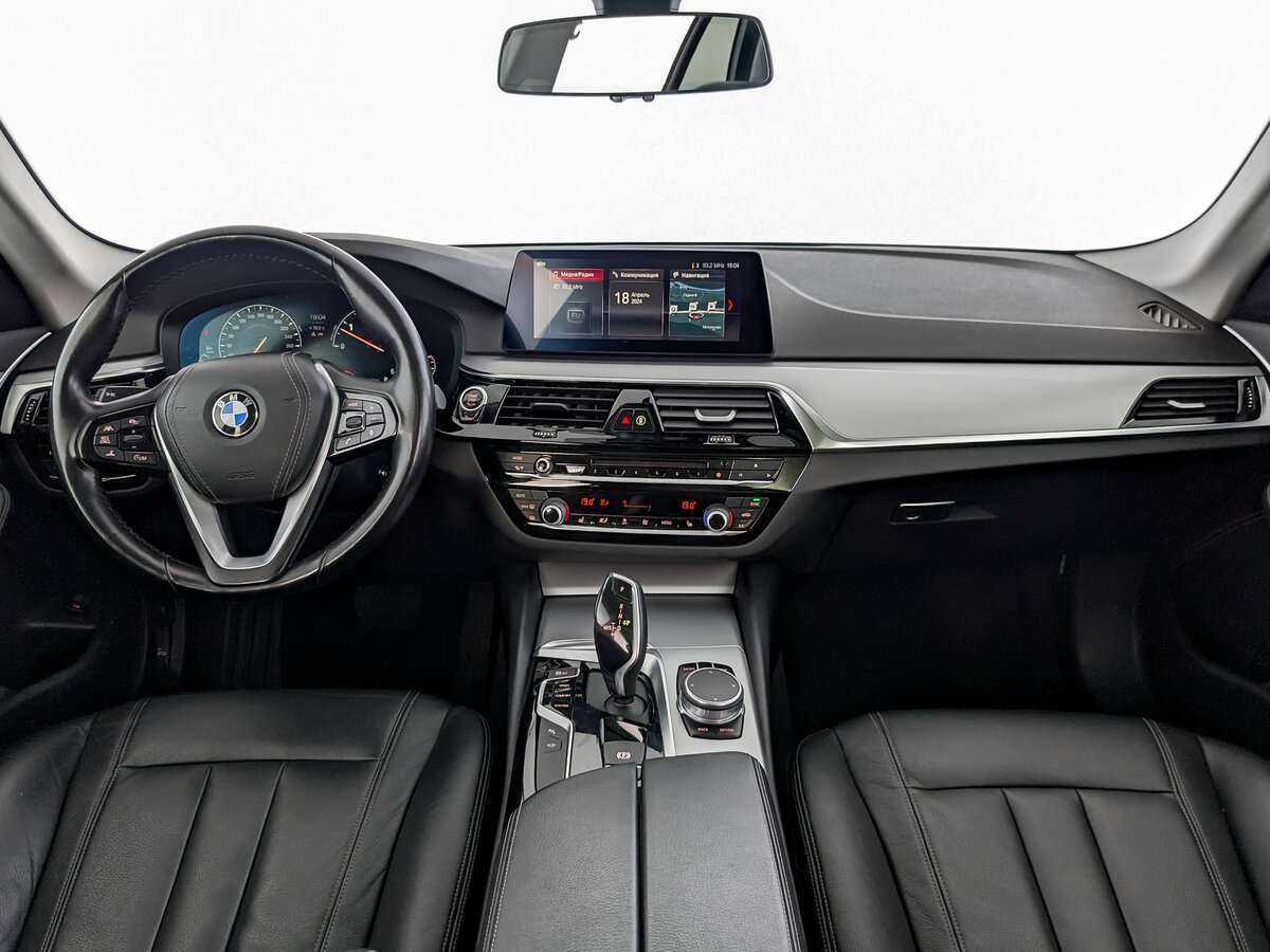 BMW 5 серии 530d xDrive, 2019 Фото №12