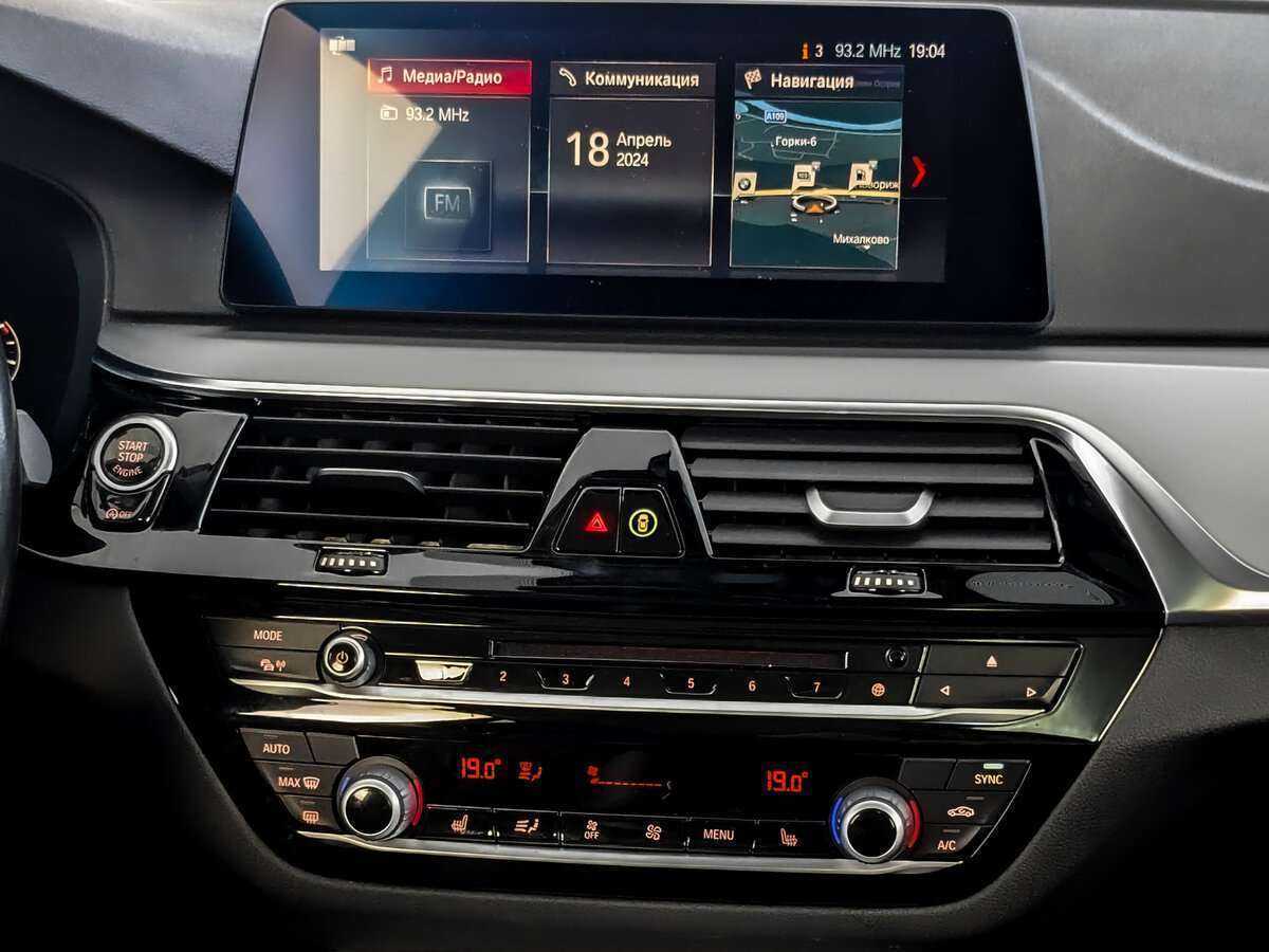 BMW 5 серии 530d xDrive, 2019 Фото №13