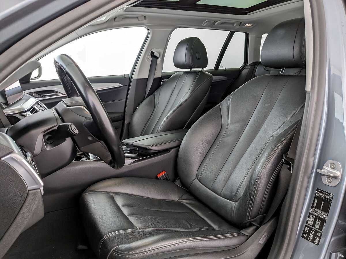 BMW 5 серии 530d xDrive, 2019 Фото №16