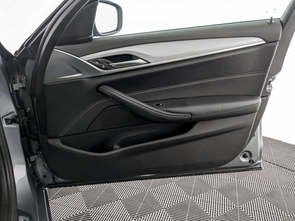 BMW 5 серии 530d xDrive, 2019 Фото №21