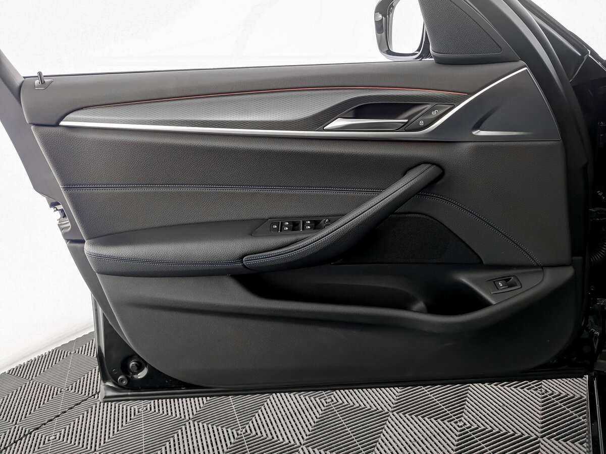 BMW 5 серии 520d xDrive, 2021 Фото №11