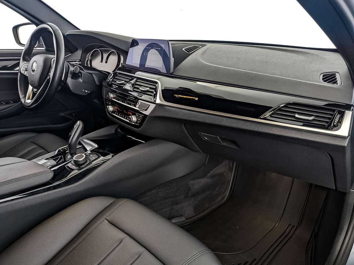 BMW 5 серии 520i, 2020 Фото №9