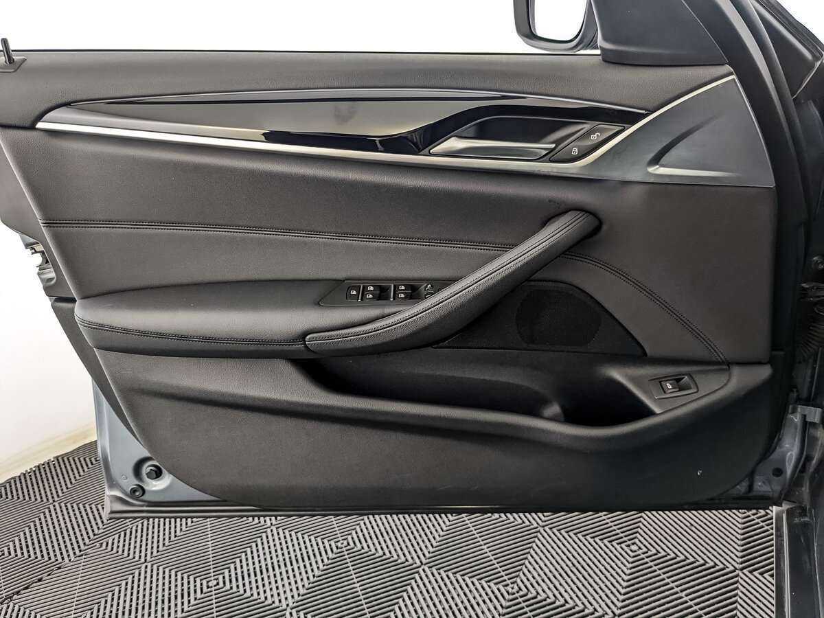 BMW 5 серии 520i, 2020 Фото №15