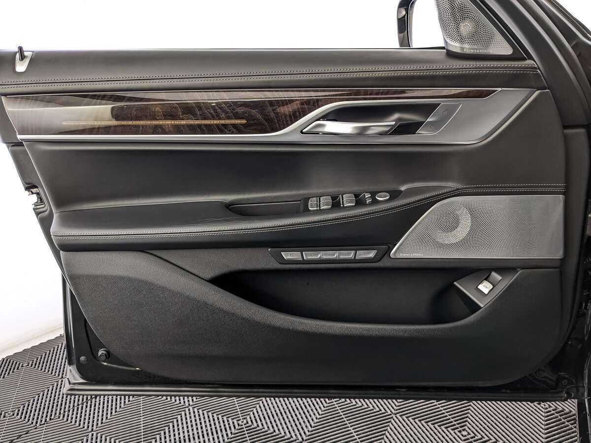 BMW 7 серии Long 750Li xDrive, 2017 Фото №18