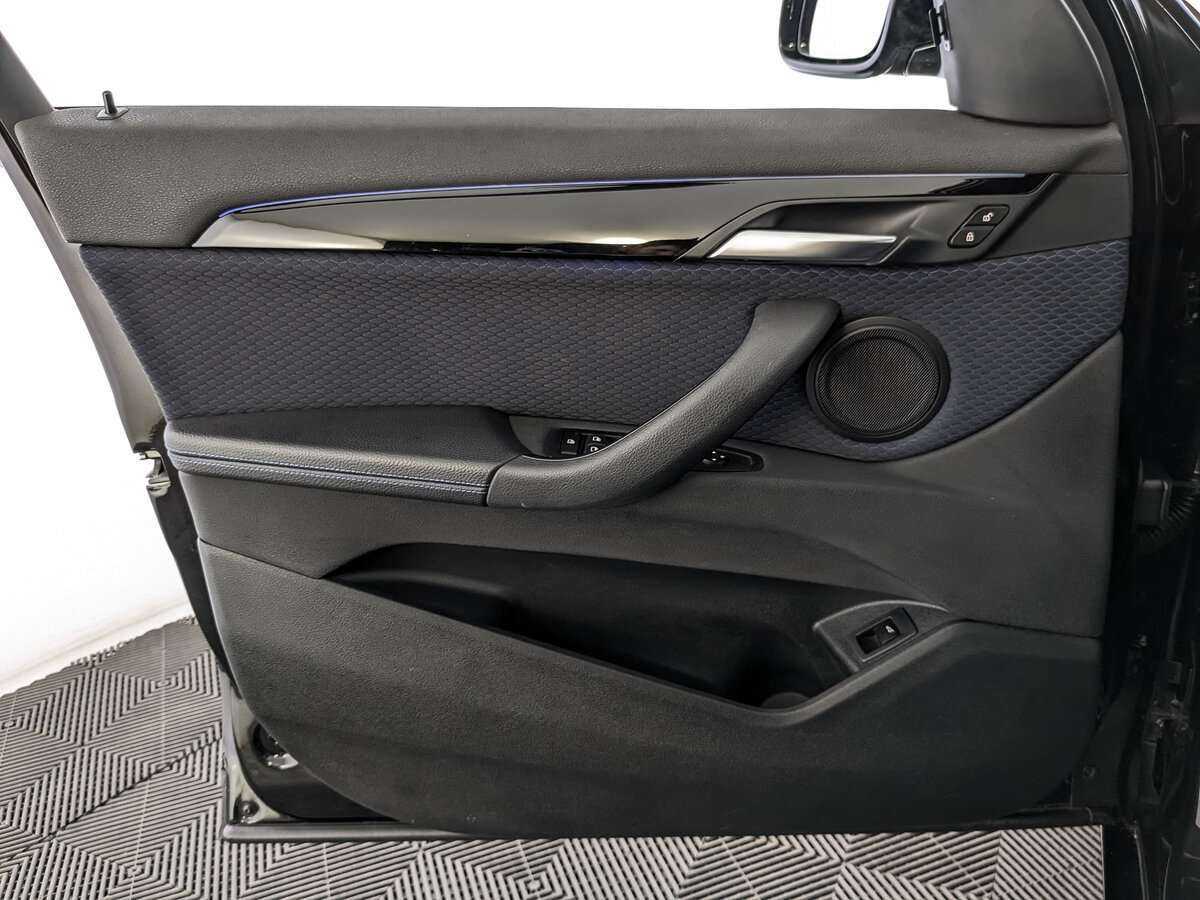 BMW X1 20i xDrive, 2020 Фото №15