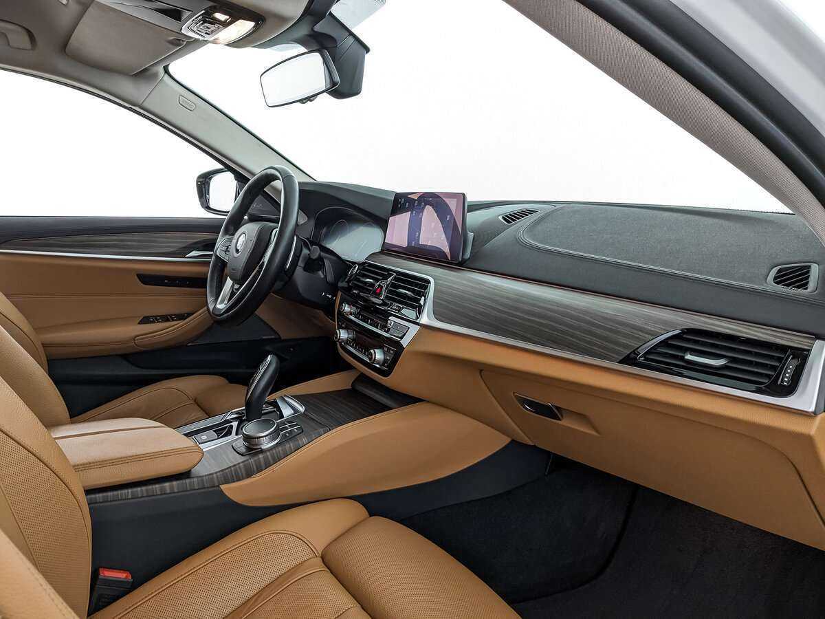 BMW 5 серии 530i xDrive, 2019 Фото №9