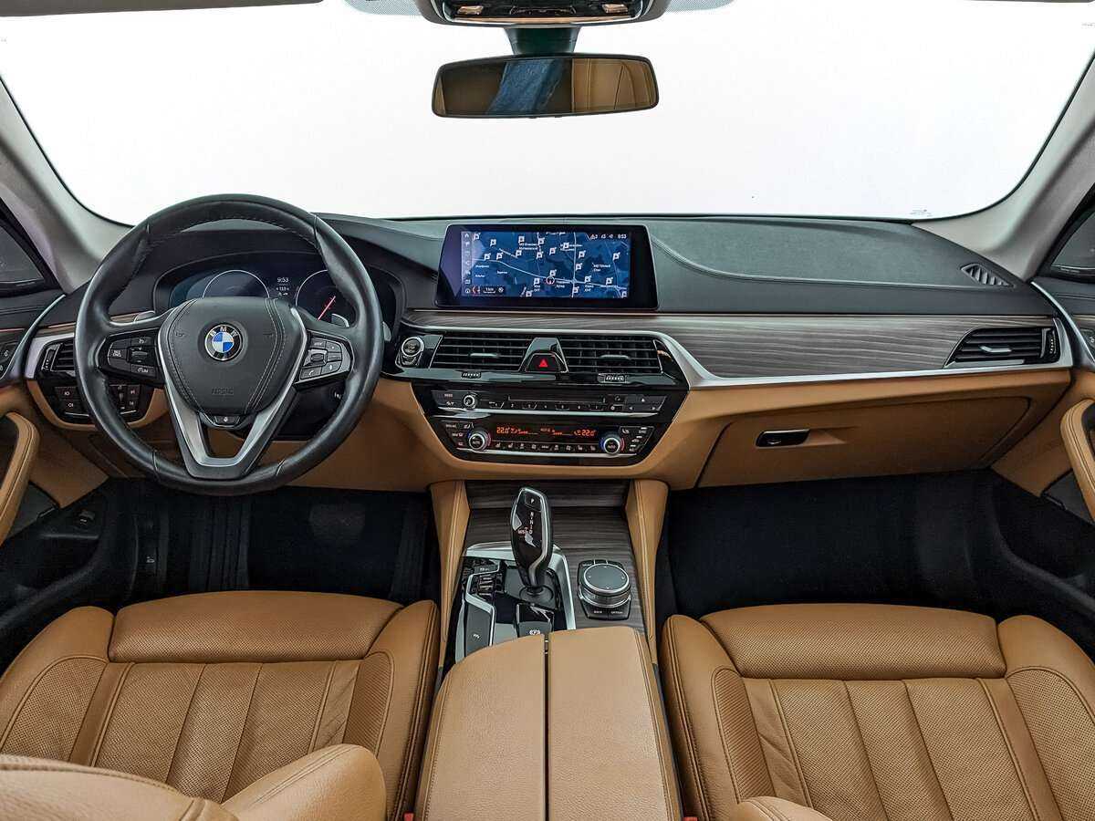 BMW 5 серии 530i xDrive, 2019 Фото №10
