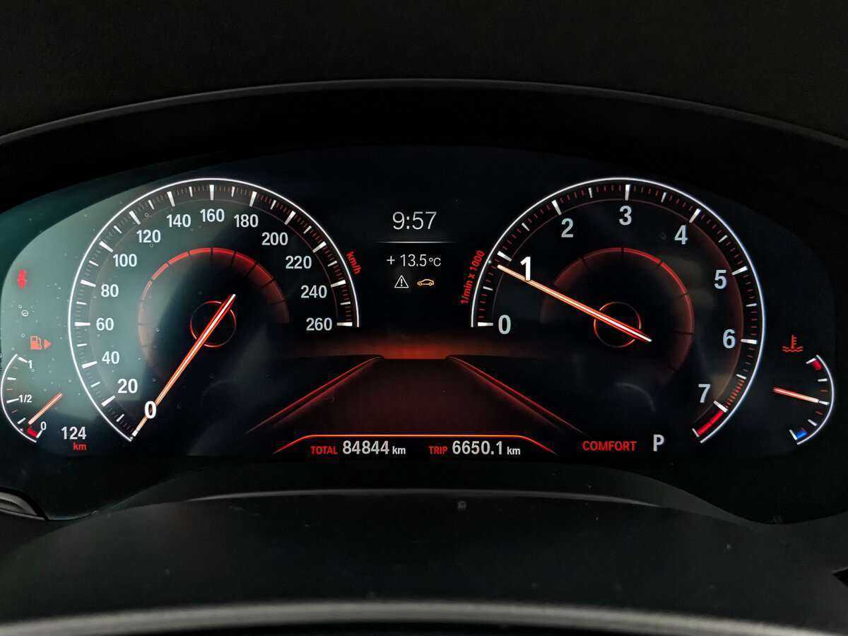 BMW 5 серии 530i xDrive, 2019 Фото №12