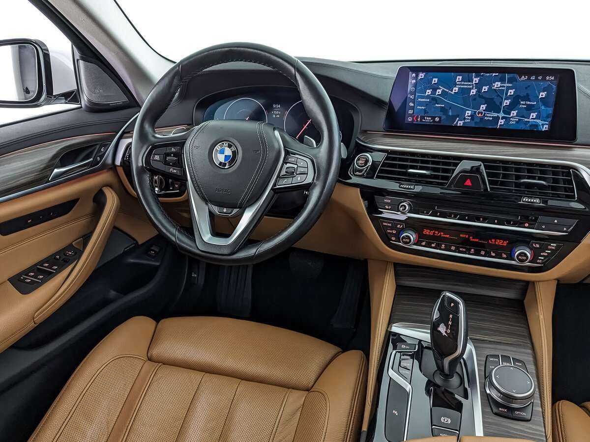 BMW 5 серии 530i xDrive, 2019 Фото №16