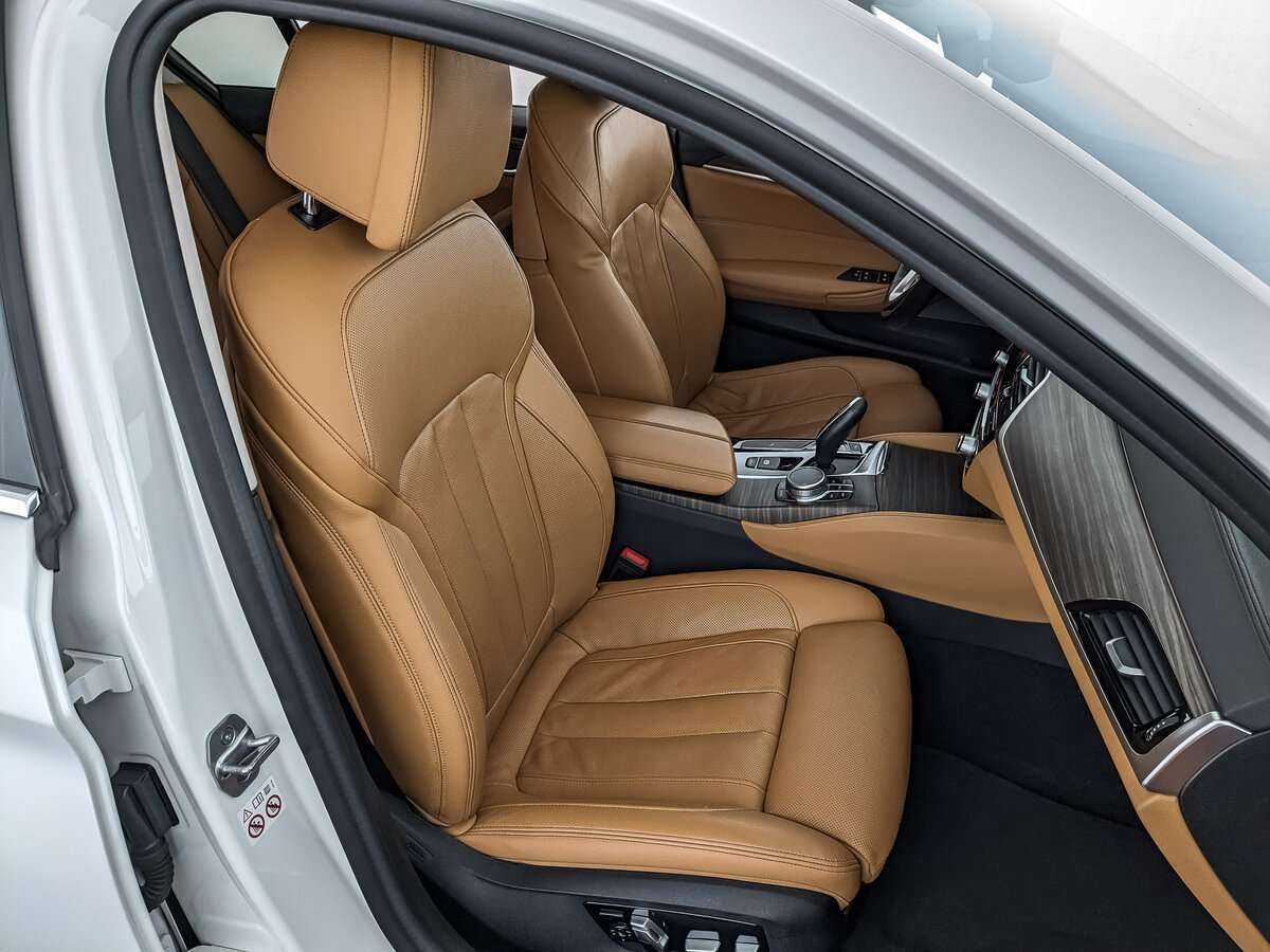 BMW 5 серии 530i xDrive, 2019 Фото №19