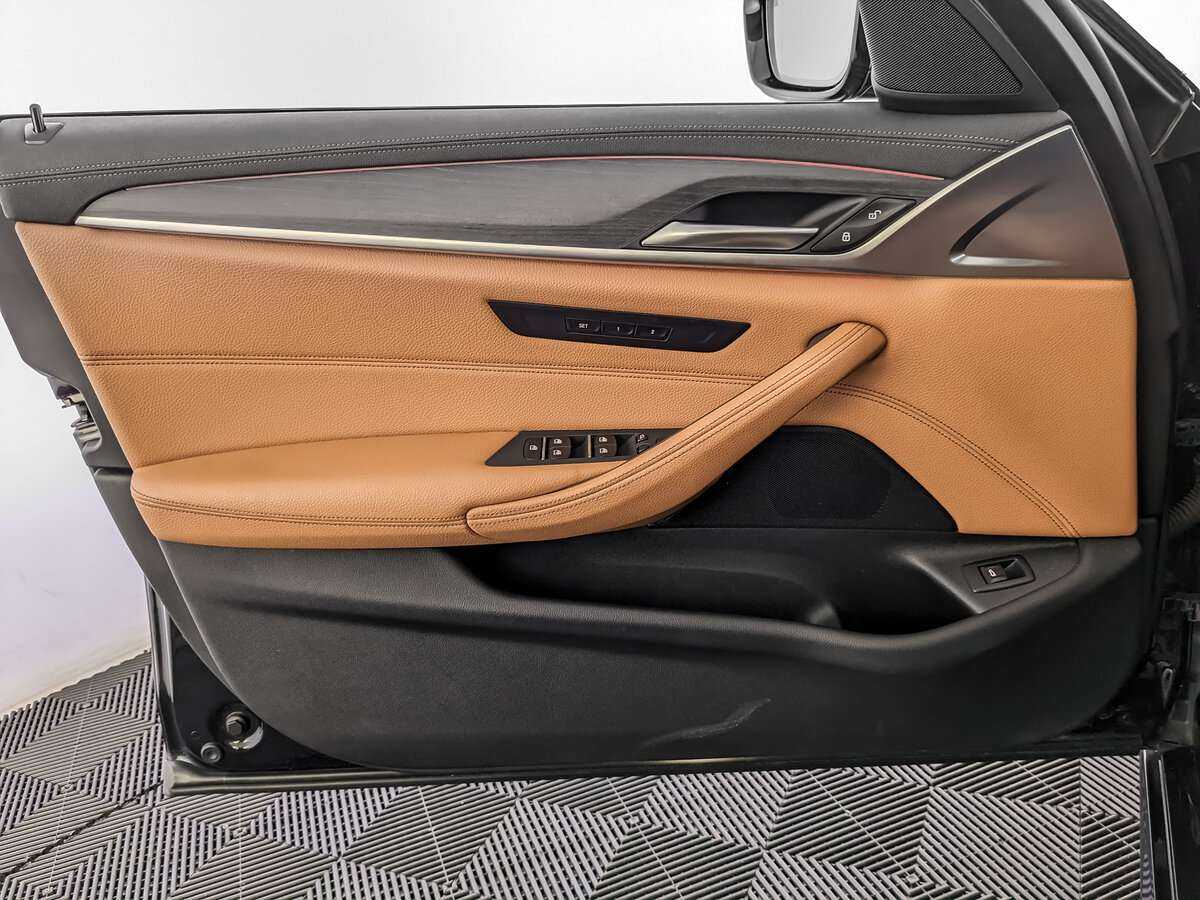 BMW 5 серии 530d xDrive, 2021 Фото №12