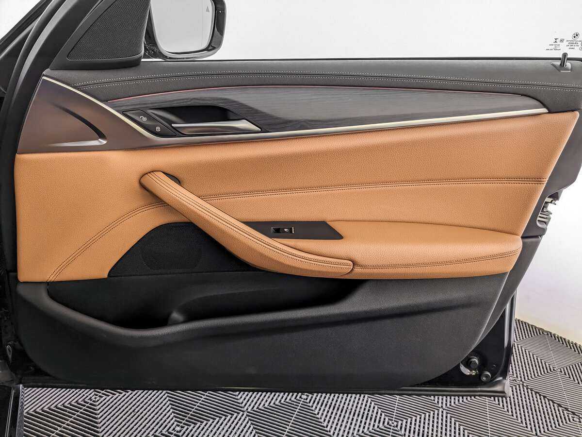 BMW 5 серии 530d xDrive, 2021 Фото №17