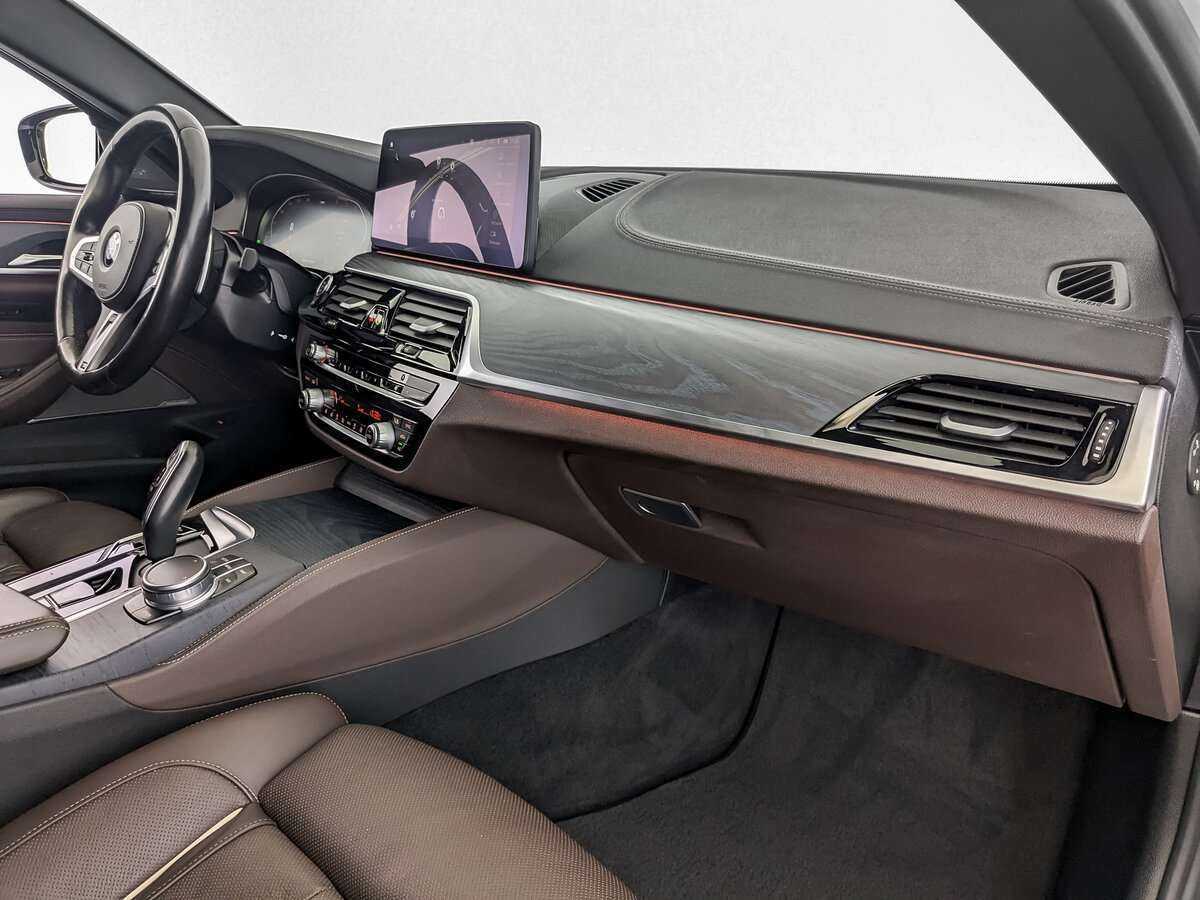 BMW 5 серии 530d xDrive, 2020 Фото №9