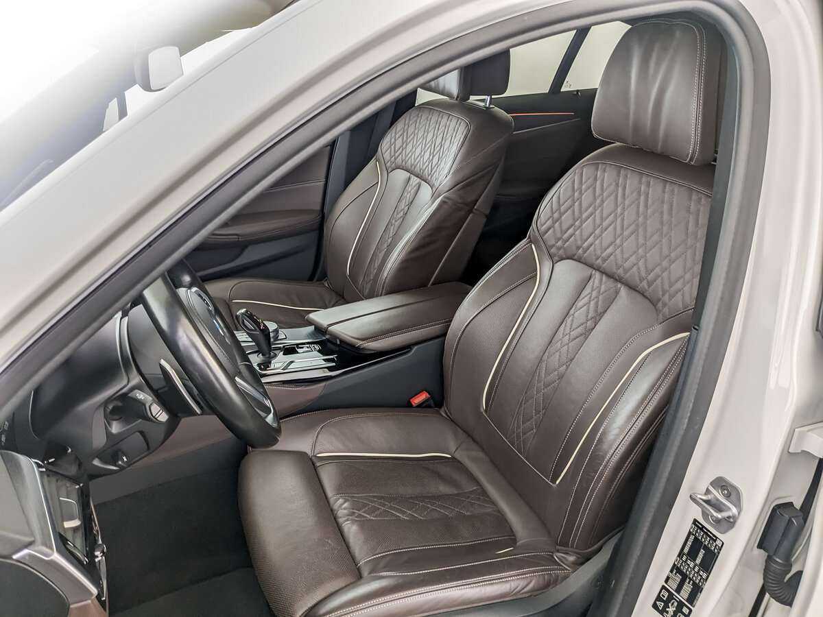 BMW 5 серии 530d xDrive, 2020 Фото №14