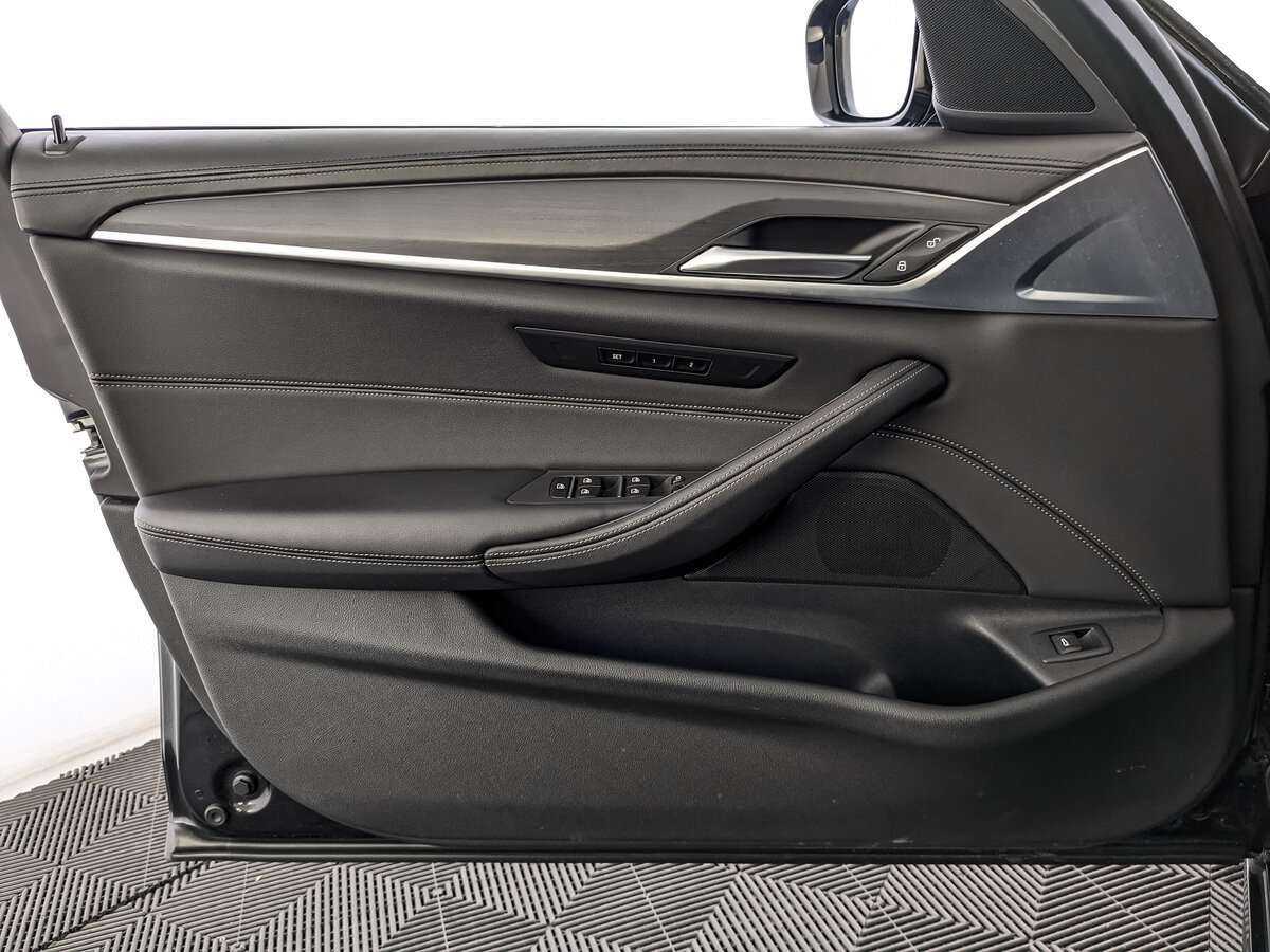 BMW 5 серии 530d xDrive, 2021 Фото №11