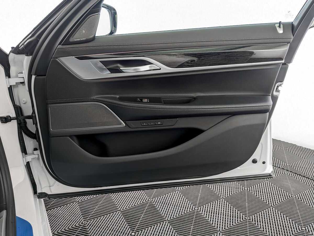 BMW 7 серии 730d xDrive, 2019 Фото №21