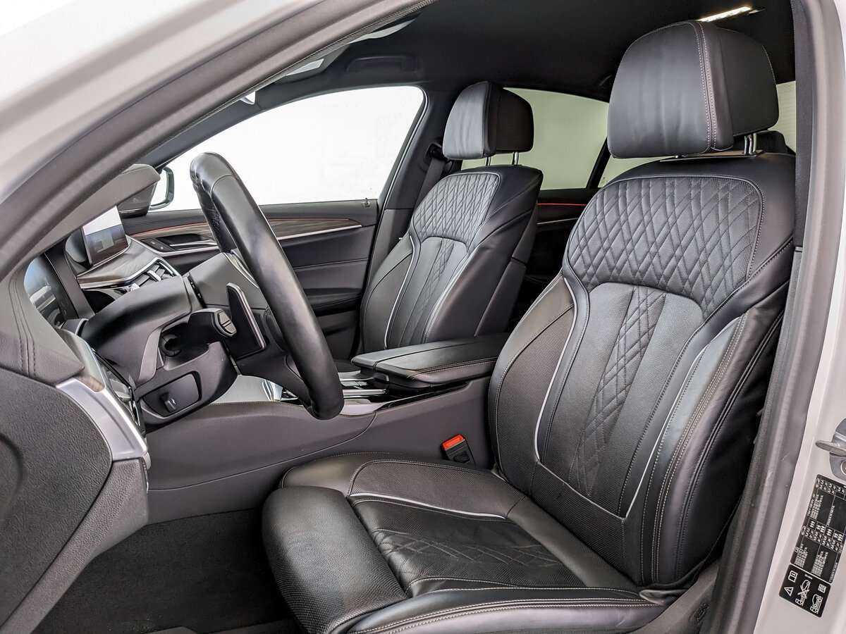 BMW 5 серии 530d xDrive, 2019 Фото №16