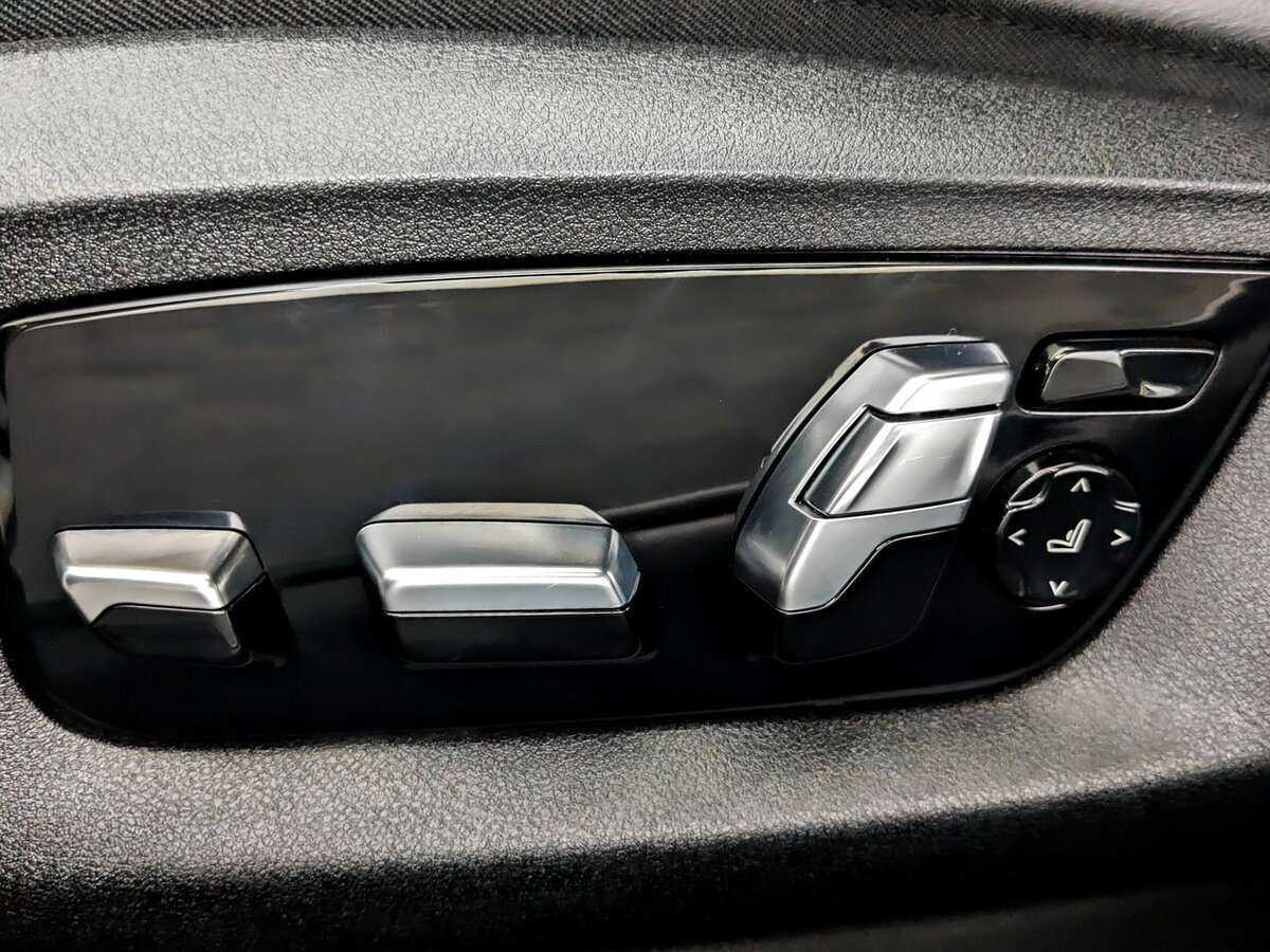 BMW 5 серии 530d xDrive, 2019 Фото №17