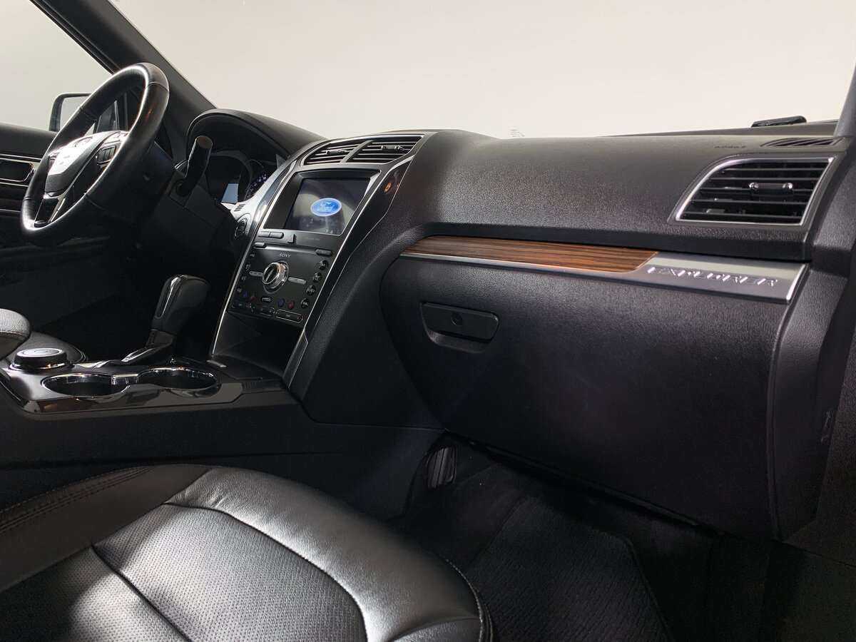 Ford Explorer, 2019 Фото №14