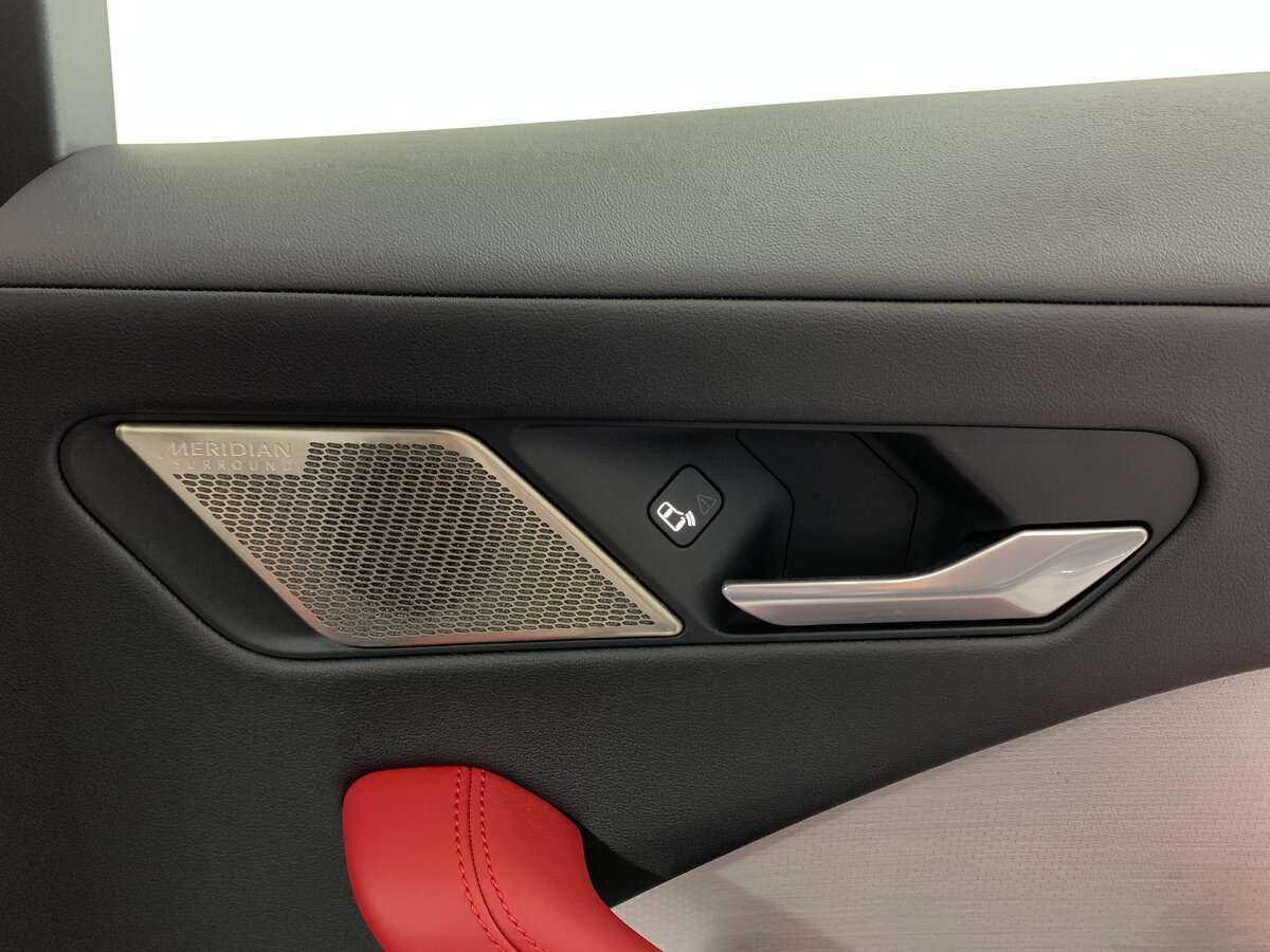 Jaguar I-Pace, 2021 Фото №15
