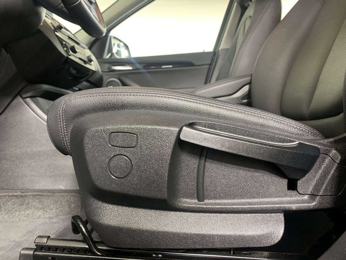 BMW X1 20i xDrive, 2020 Фото №14