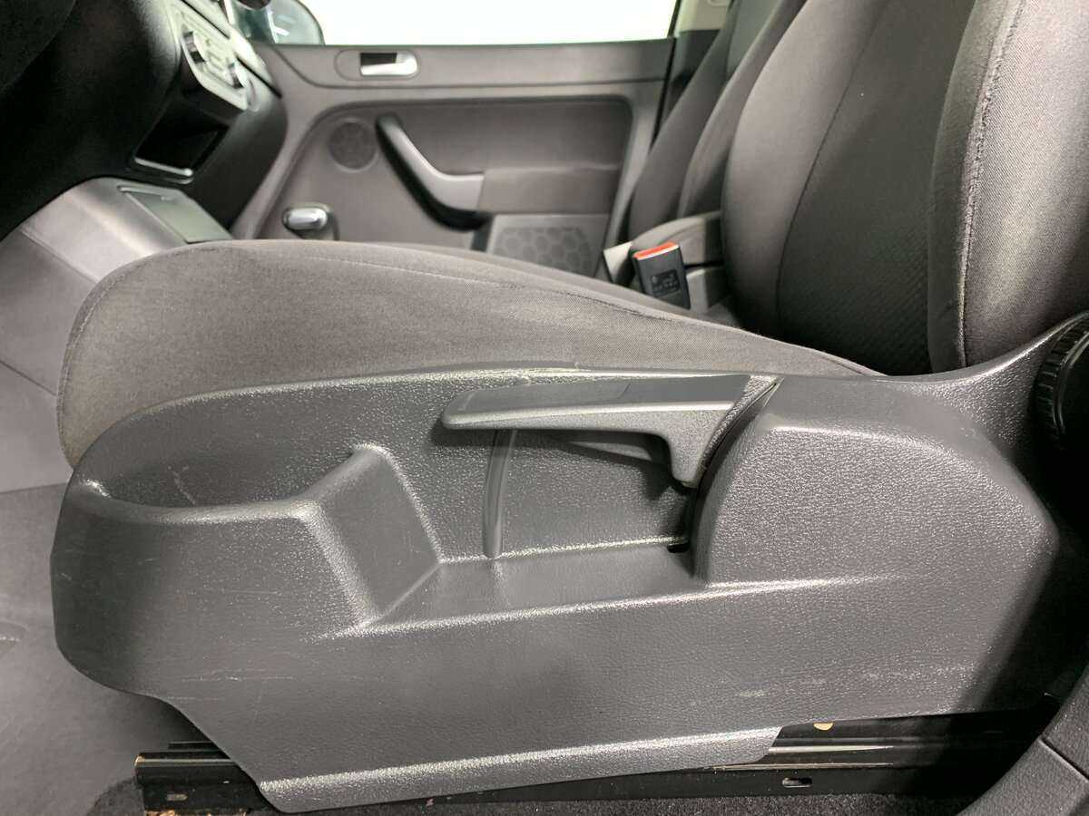 Volkswagen Golf Plus, 2010 Фото №14