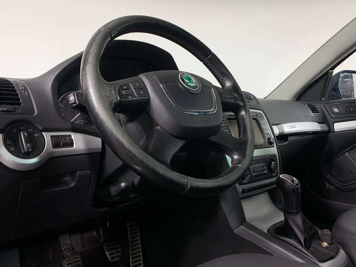 Skoda Octavia Scout, 2011 Фото №9