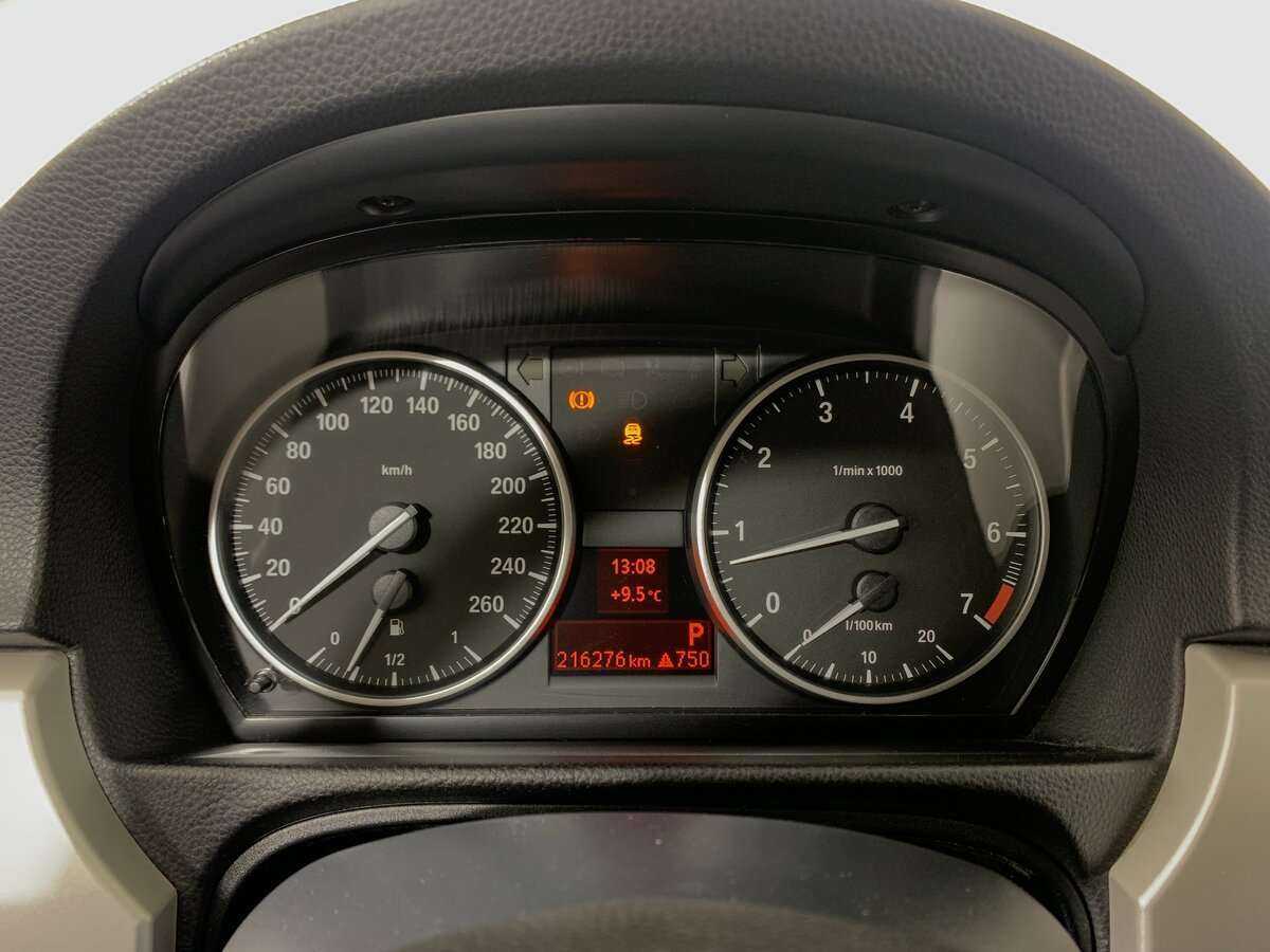 BMW 3 серии 318i, 2011 Фото №15