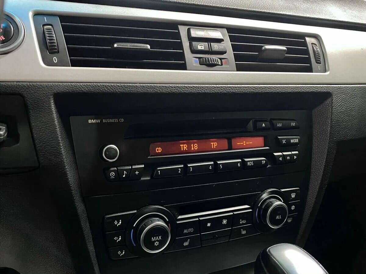 BMW 3 серии 318i, 2011 Фото №14