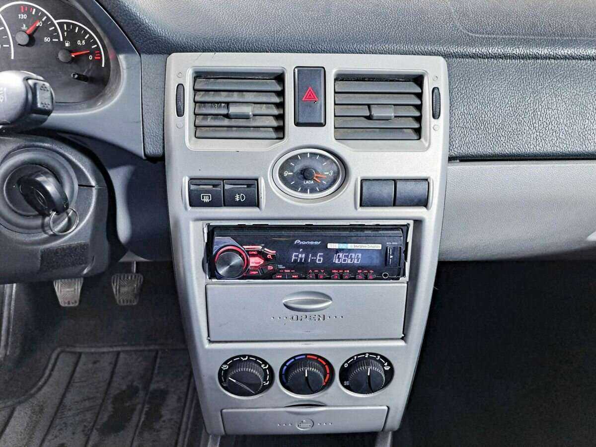 Lada (ВАЗ) Priora, 2010 Фото №13