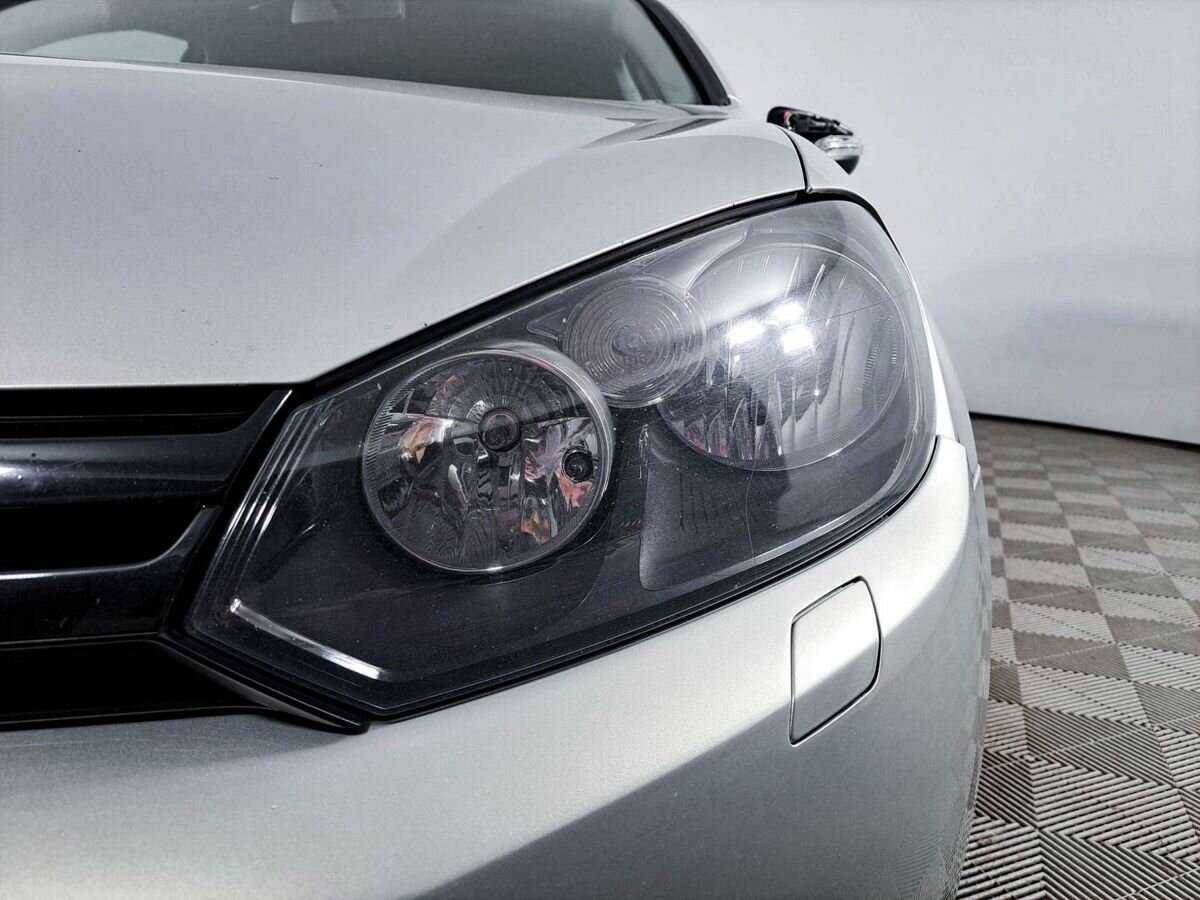 Volkswagen Golf, 2010 Фото №17