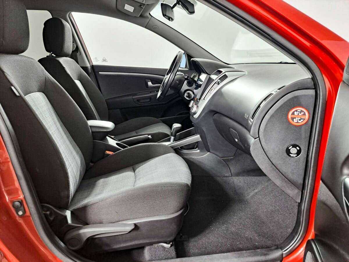 Kia Ceed, 2010 Фото №9