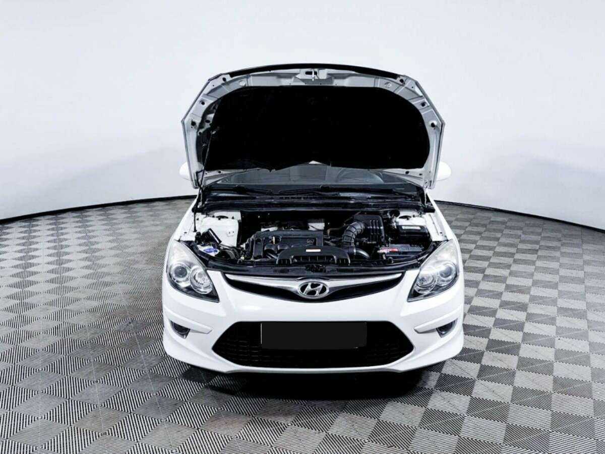 Hyundai i30, 2011 Фото №9