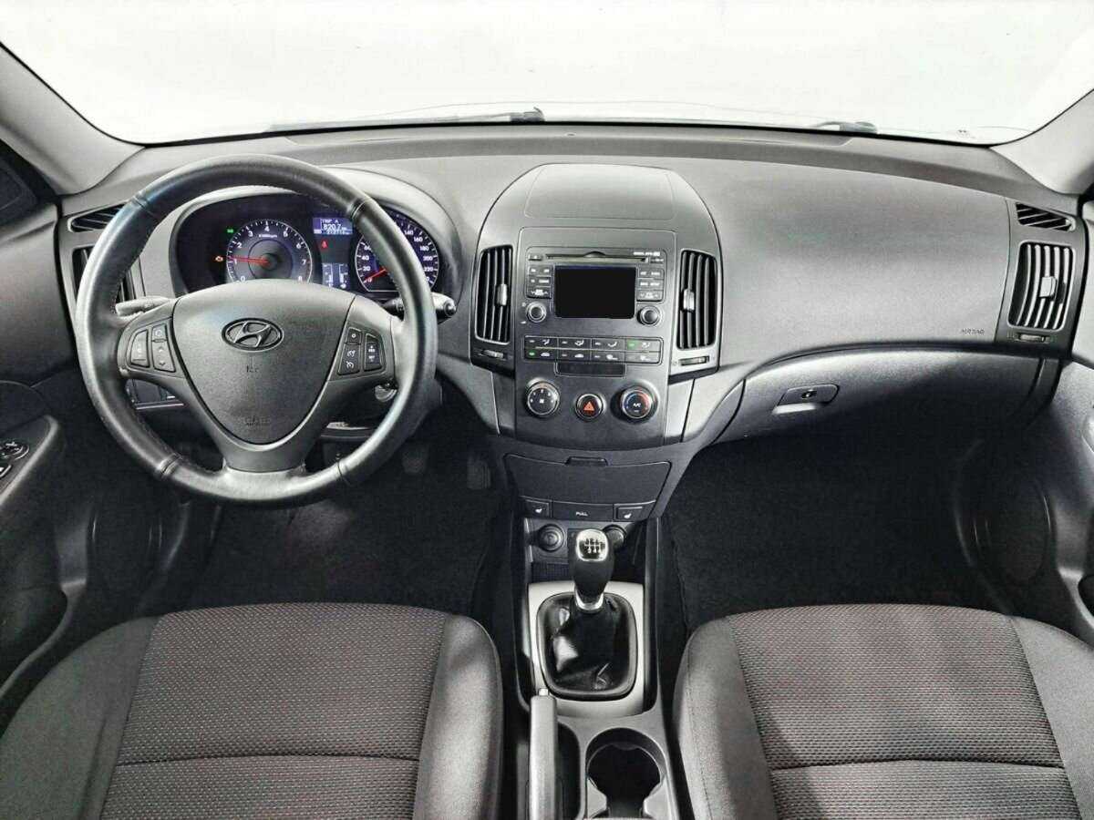 Hyundai i30, 2011 Фото №14