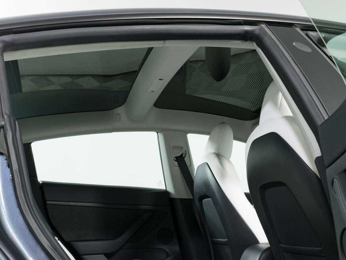 Tesla Model 3 Performance, 2022 Фото №12