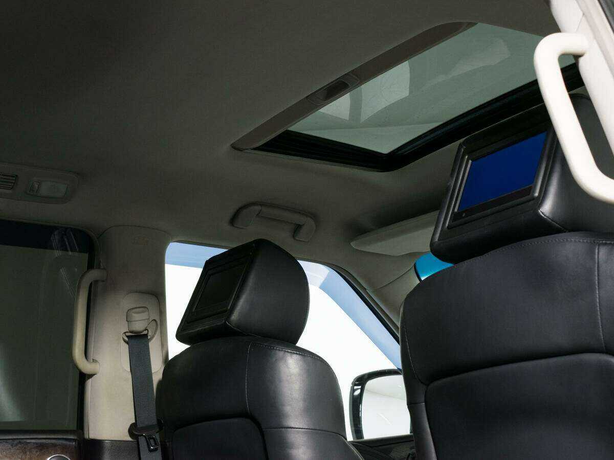 Infiniti QX56, 2011 Фото №13