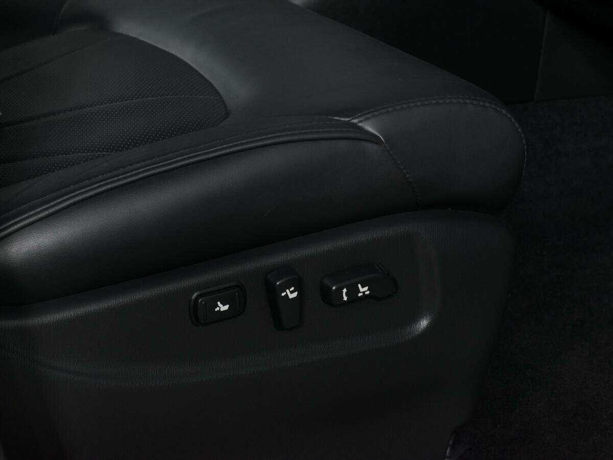 Infiniti QX56, 2011 Фото №18