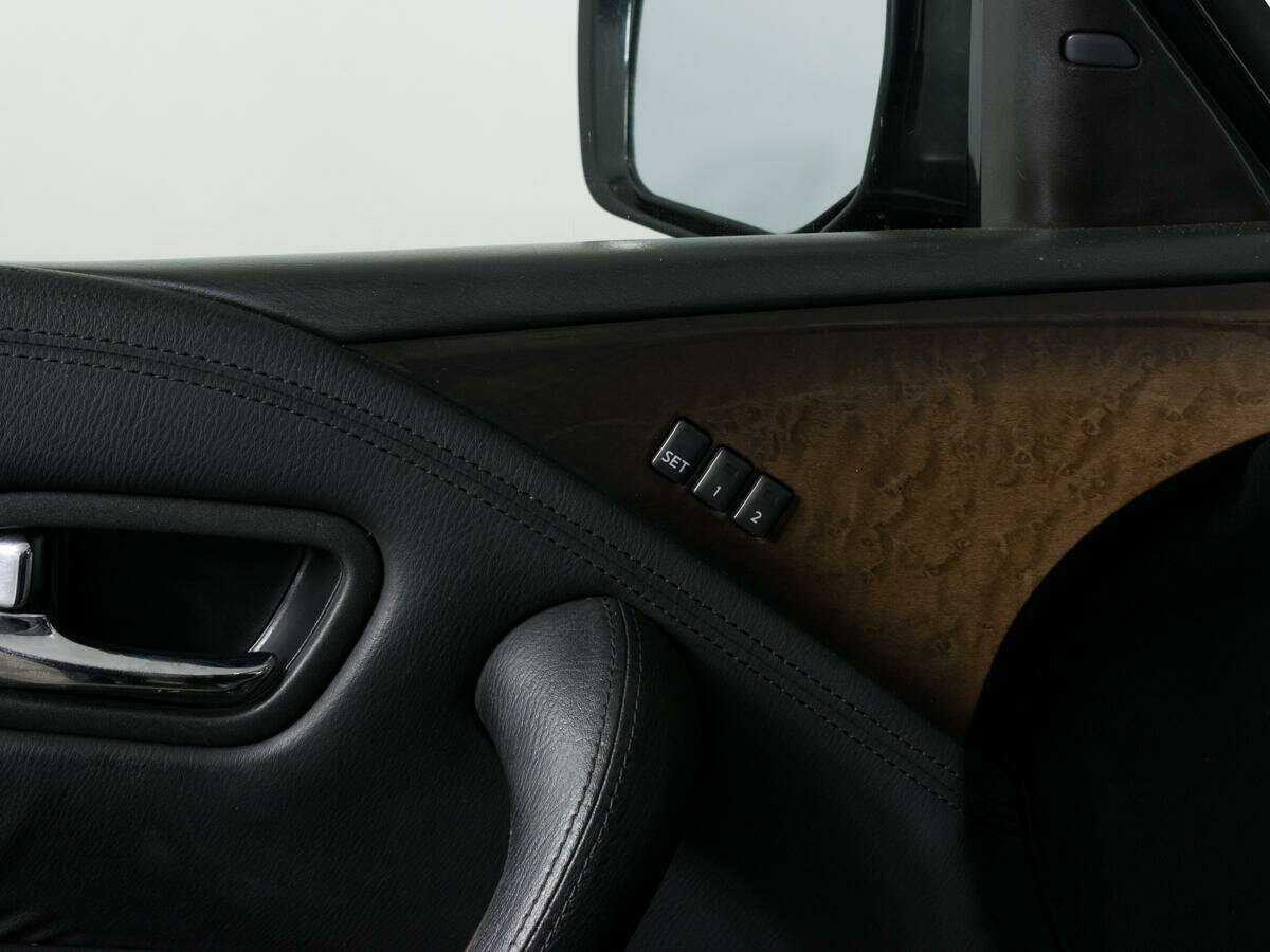 Infiniti QX56, 2011 Фото №20