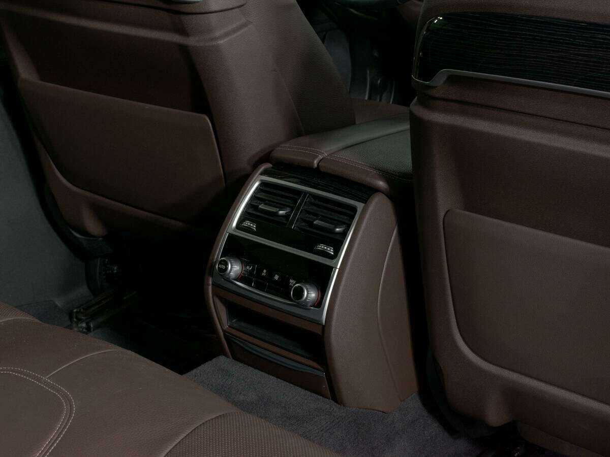 BMW 7 серии 730i, 2020 Фото №15