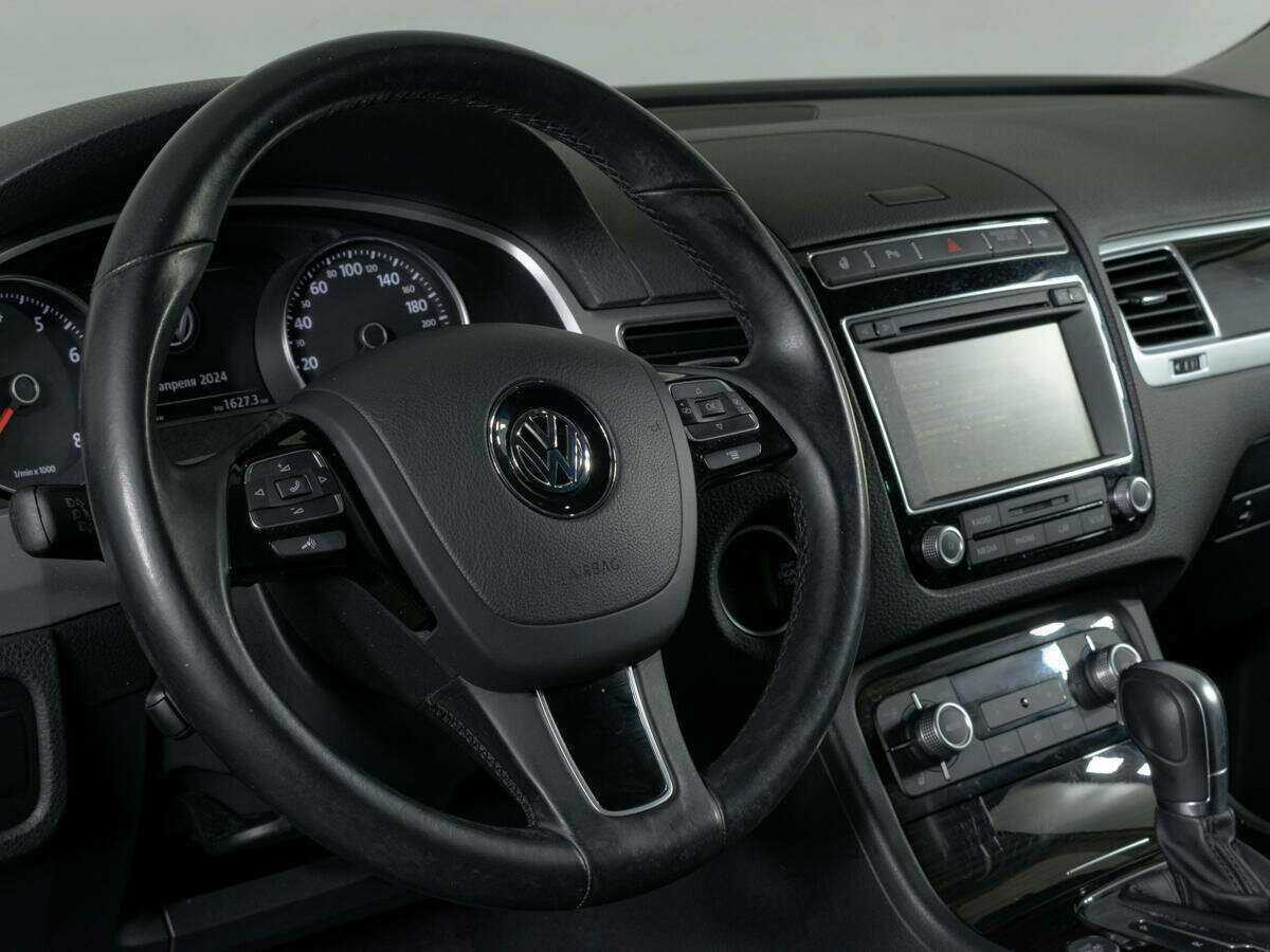 Volkswagen Touareg, 2015 Фото №14