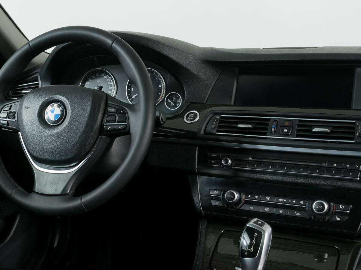 BMW 5 серии 523i, 2011 Фото №10