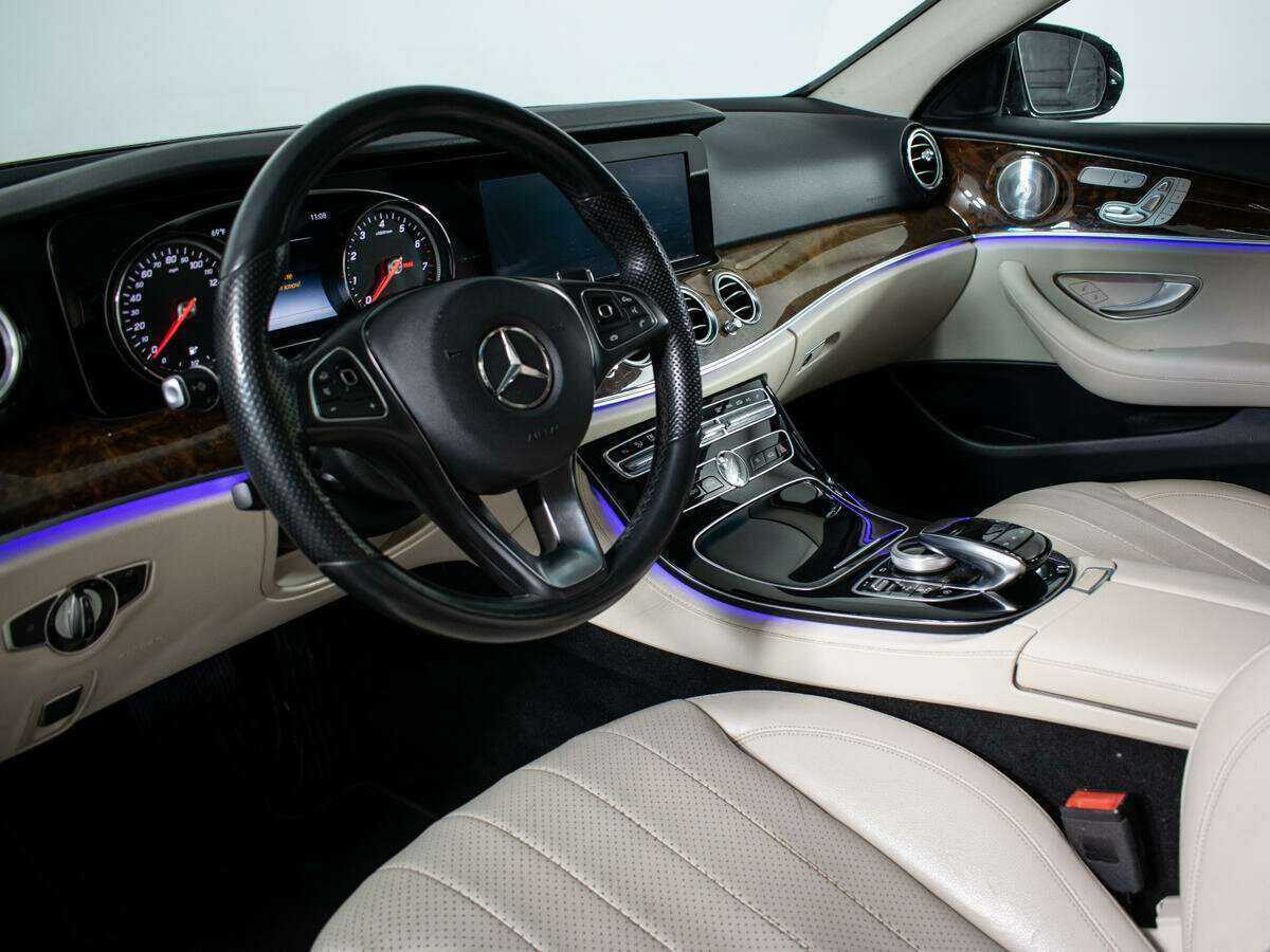 Mercedes-Benz E-Класс 300, 2017 Фото №11