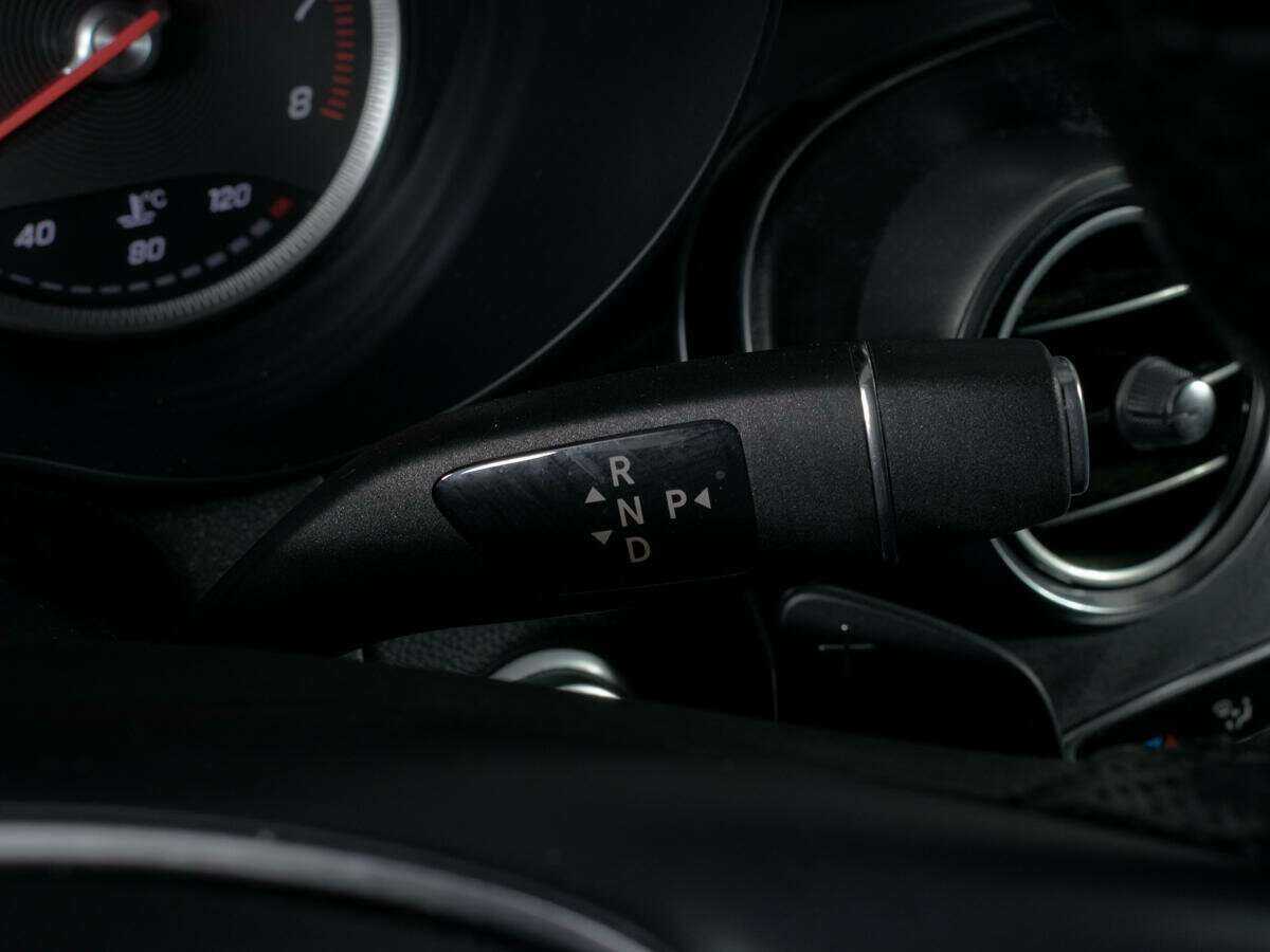 Mercedes-Benz GLC 250, 2019 Фото №16