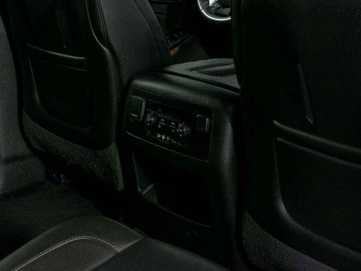 Chevrolet Tahoe, 2016 Фото №16